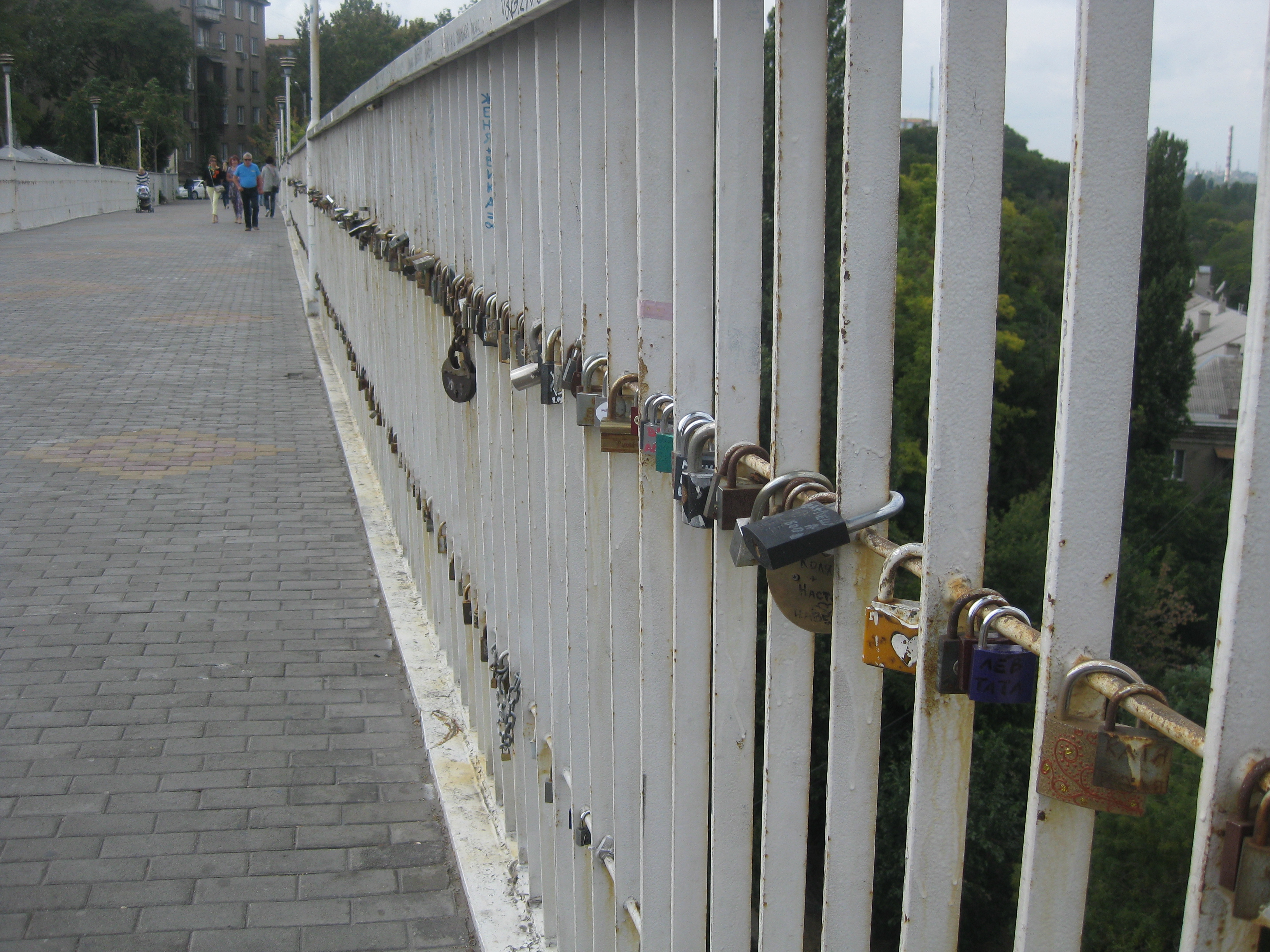 Замки на тёщином мосту в Одессе. 